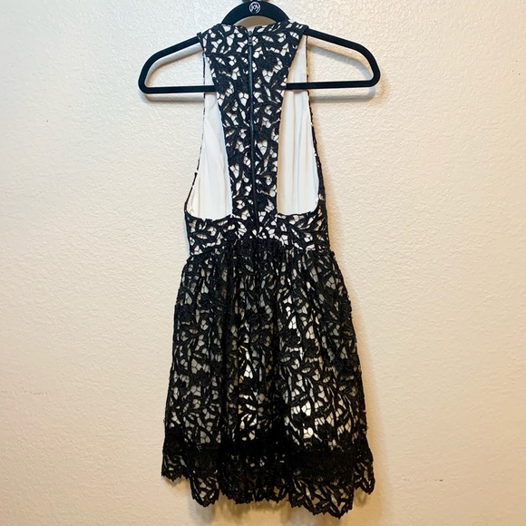 Alice + Olivia Mariel Racerback Sleeveless Cocktail Dress Guipure Lace Black 2 - Picture 8 of 14